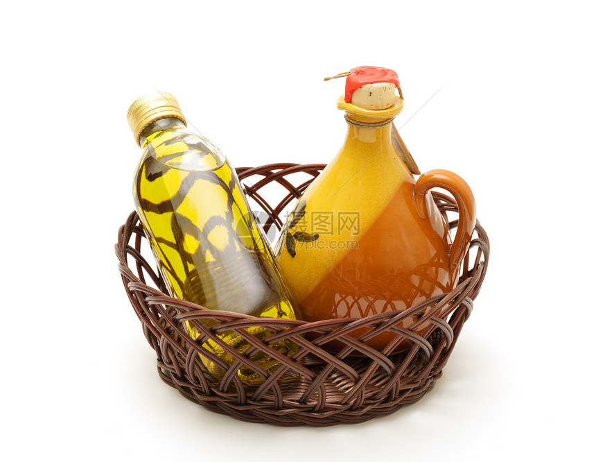 瓶装和罐装圣橄榄油图片