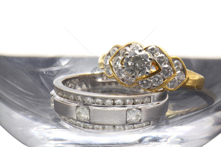 钻石奢金结婚戒指图片