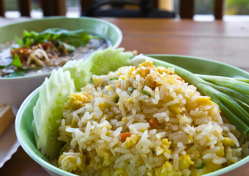 泰国炒饭大米蔬菜团体油炸食物美食香料纤维文化午餐用餐图片