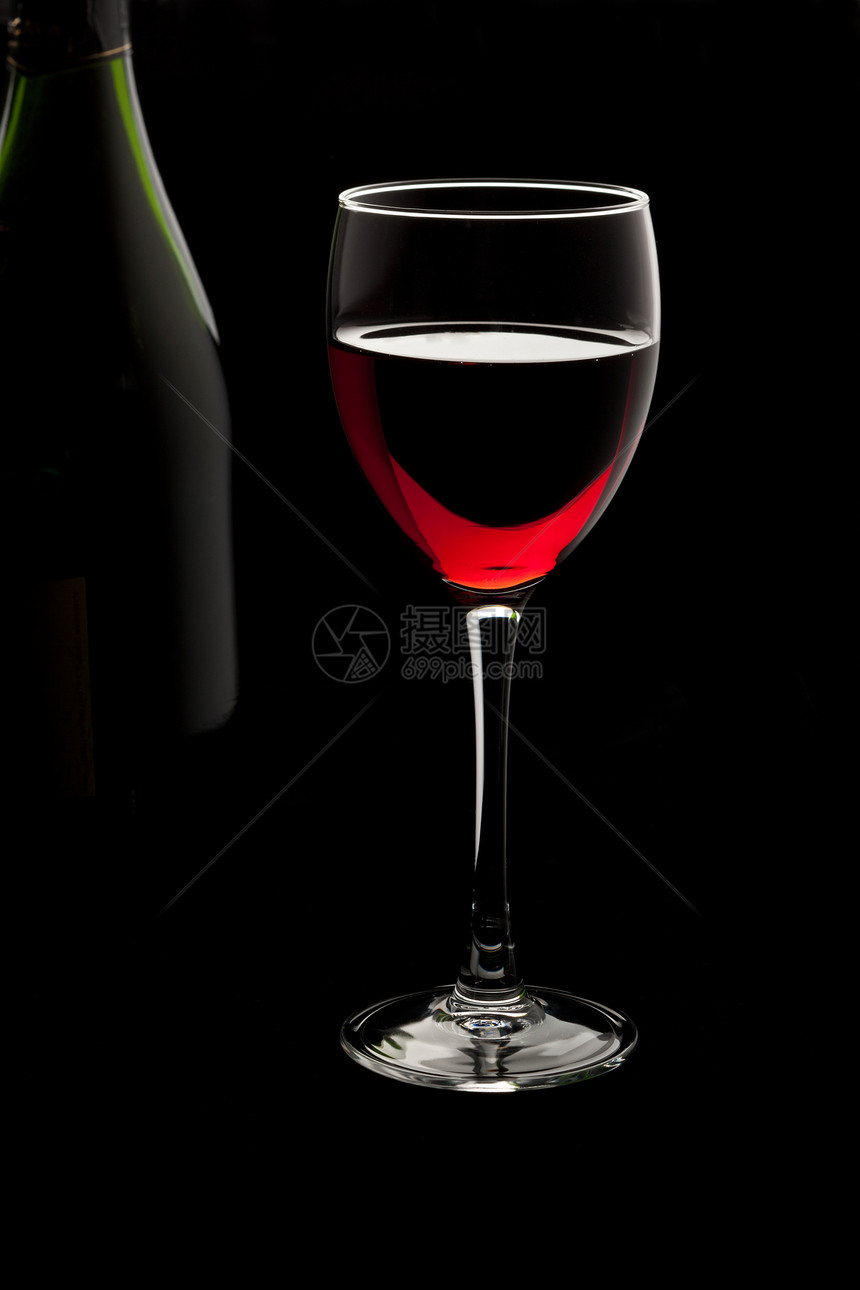 红红葡萄酒水晶饮料玻璃液体红色黑色酒杯食物瓶子反射图片