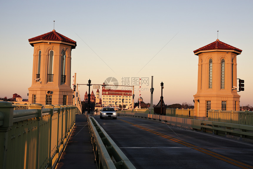 圣奥古斯丁日出时桥建筑学地标日出城市出租车旅行历史性图片