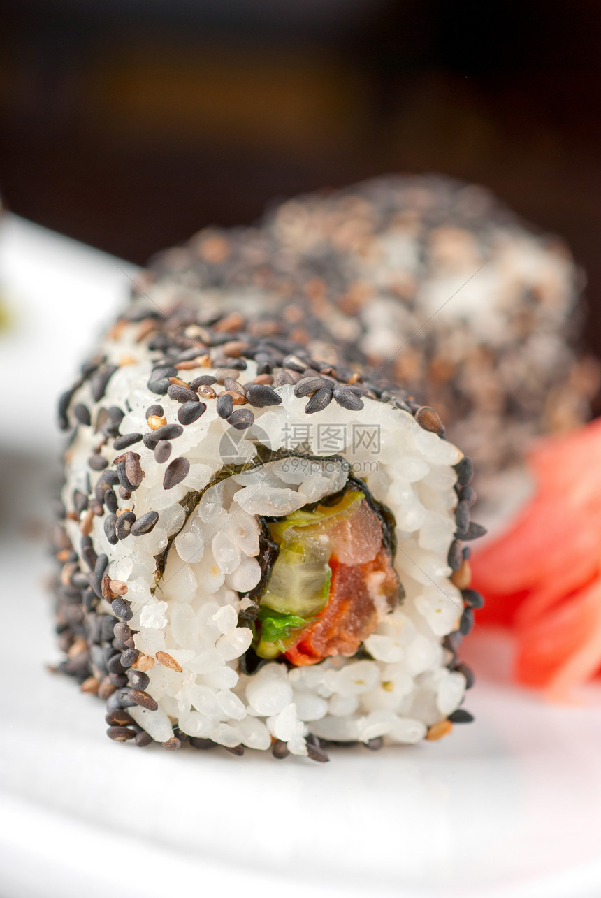 芝麻寿司蔬菜海藻重量黄瓜食物美食情调用餐美味盘子图片