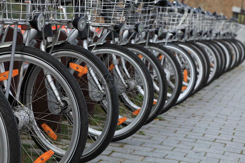 城市自行车车轮辐条运输街道生态鹅卵石公园轮子轮胎图片