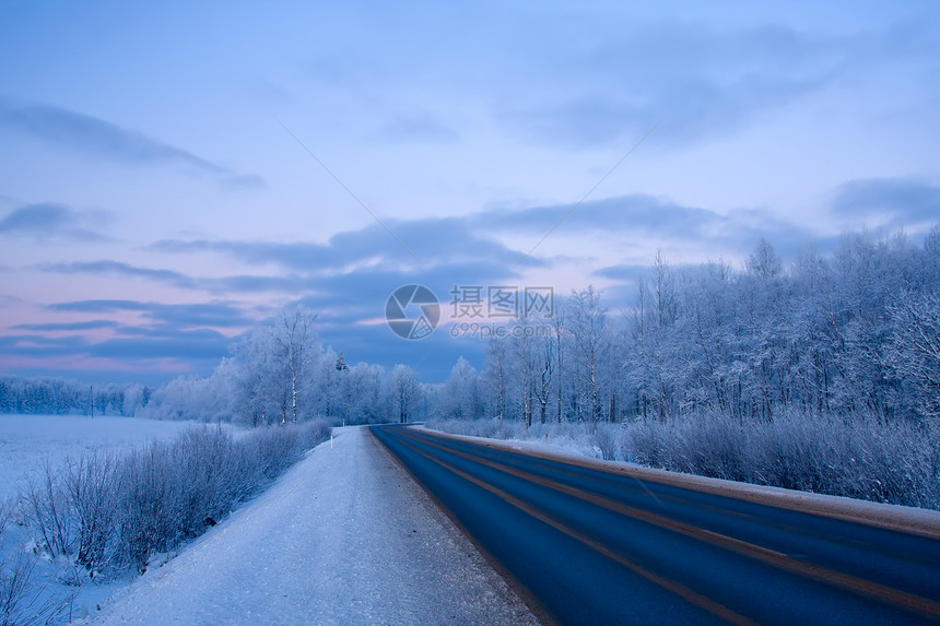 俄罗斯冬季寒意场景木头国家天空蓝色风景雪花季节寒冷图片