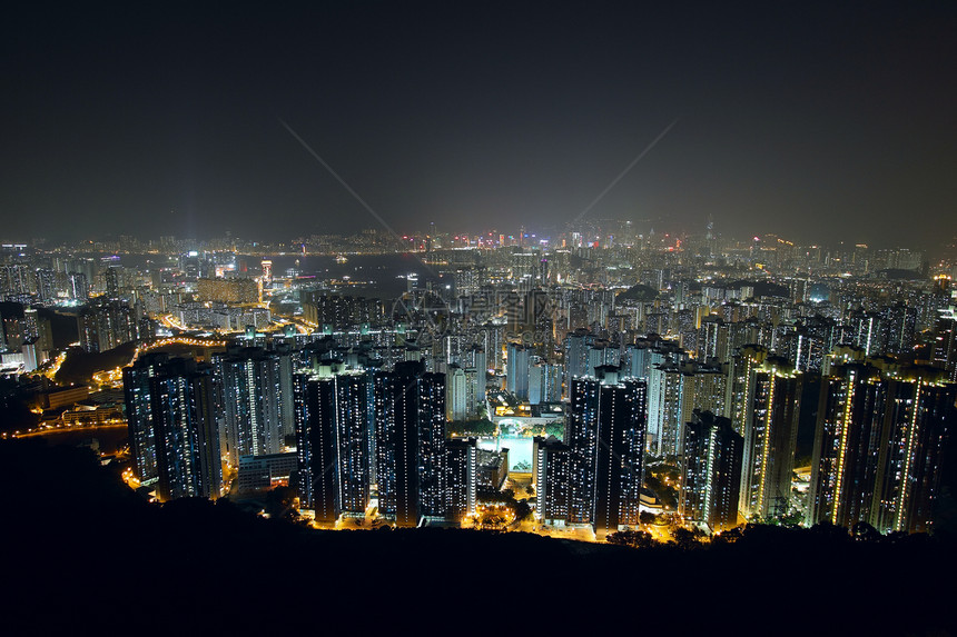夜间的城市 山岳所显示的中心办公室场景游客天空建筑天际照片全景景观图片