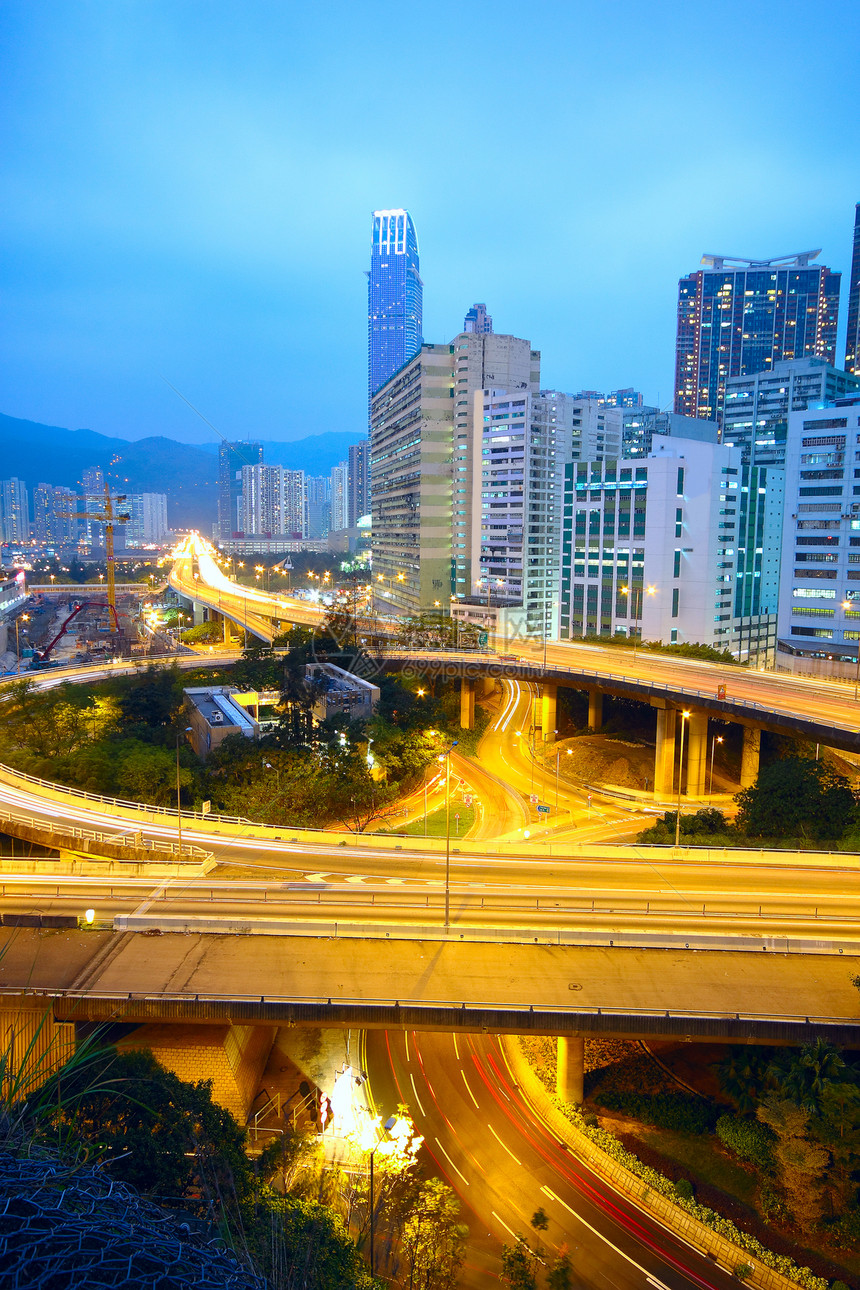 夜间交通桥速度景观辉光汽车蓝色车辆城市旅行场景运输图片