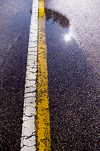 带直线的沥青背景黑色街道路面粮食黄色粒状运输白色材料背景图片