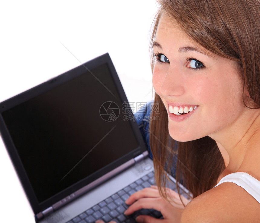 使用笔记本的妇女白色青年长发电脑学生监视器屏幕微笑女孩女士图片
