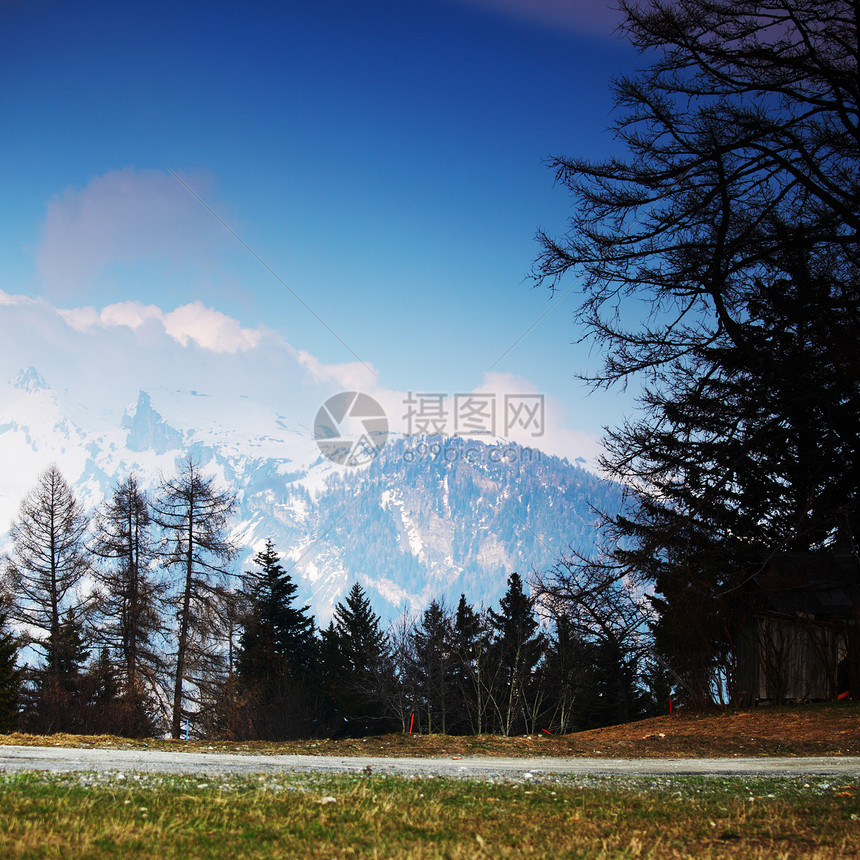 弹簧振动体岩石国家蓝色土地旅行场景旅游天空自由石头图片