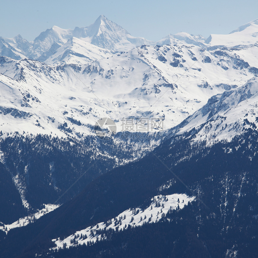 山上有高山爬坡阳光太阳旅游冻结活动旅行单板风景全景图片