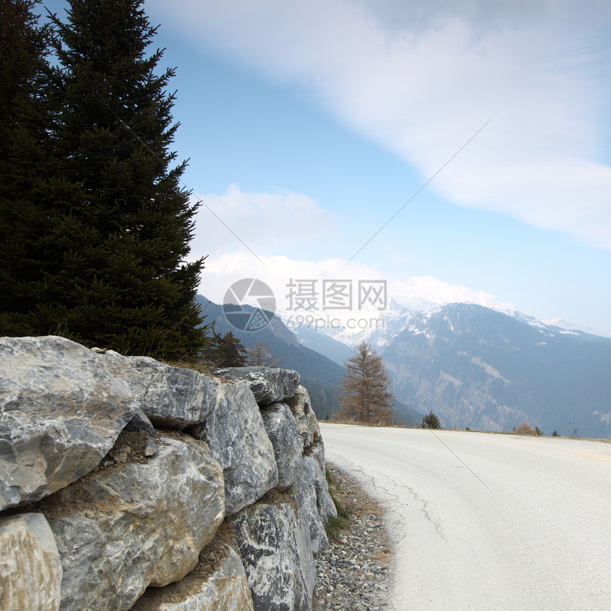 山山公路农村车道季节旅行速度小路自由地平线运输曲线图片