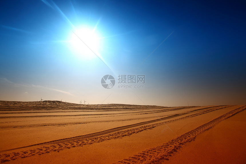 沙漠地区全景旅游爬坡沙漠晴天沙丘波纹勘探口渴新月形图片