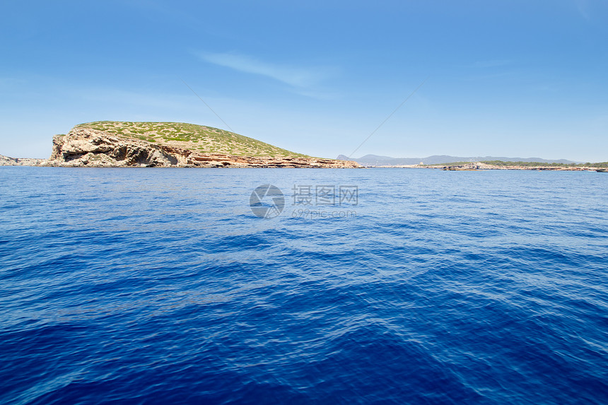 岛 圣安东尼奥海滩岩石胰岛旅游海岸观光蓝色波浪石头小岛图片