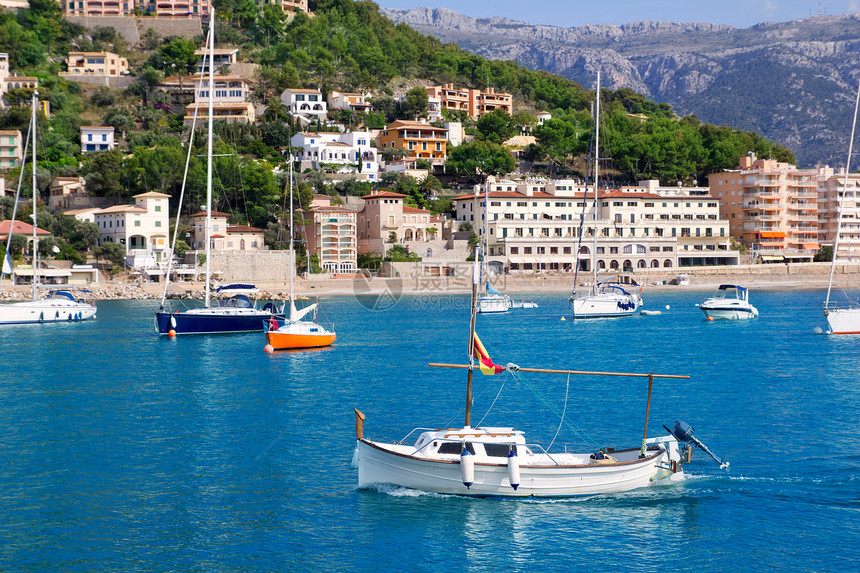 Majorca岛的索勒港和Tramontana山港口海滩假期蓝色海洋阳光海岸村庄城市码头图片