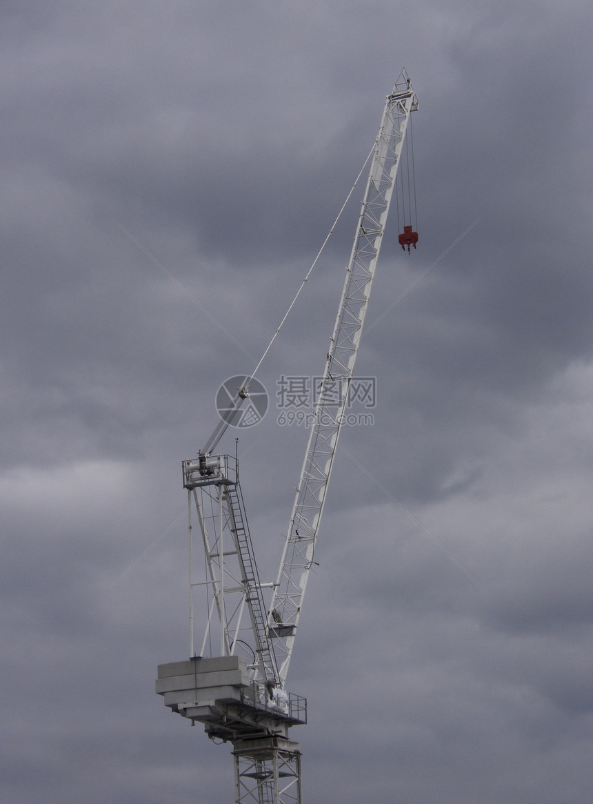塔起重机吊装抗衡电缆脚手架构造电梯三角帆平衡天空工地图片