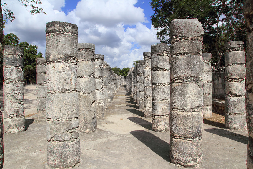 墨西哥一连排的废墟石头寺庙圆柱形神话遗产文化纪念碑建筑物金字塔历史性图片