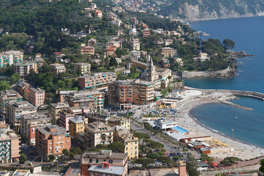 意大利雷科港口长廊爬坡旅游假期游客全景海岸城市天空图片