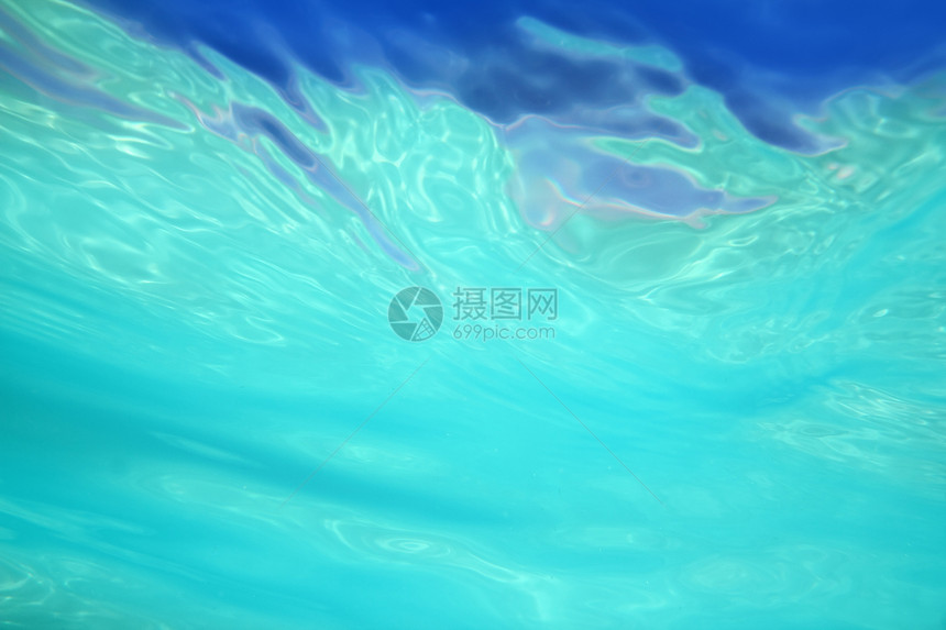 水下海水的抽象水形状地平线行动蓝色海浪海洋波纹水线热带运动液体图片