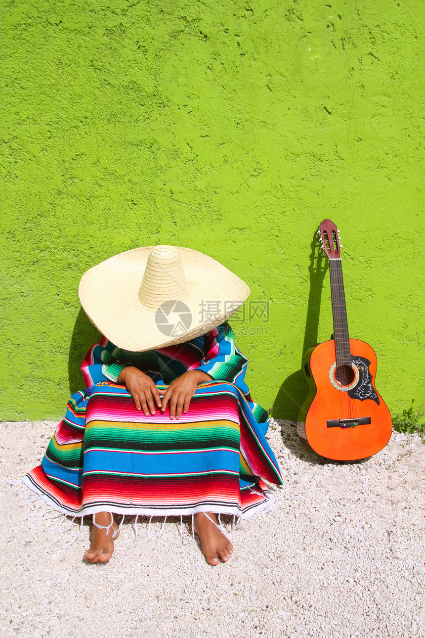 Nap 懒懒的墨西哥典型墨西哥人 苏姆布瑞罗男人坐着戏服乐队小憩土壤男性刮刀午休人行道睡眠热带图片