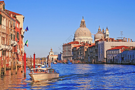 运河圣马丹大运河威尼斯全景码头地标旅行运河旅游起重机缆车建筑学城市背景