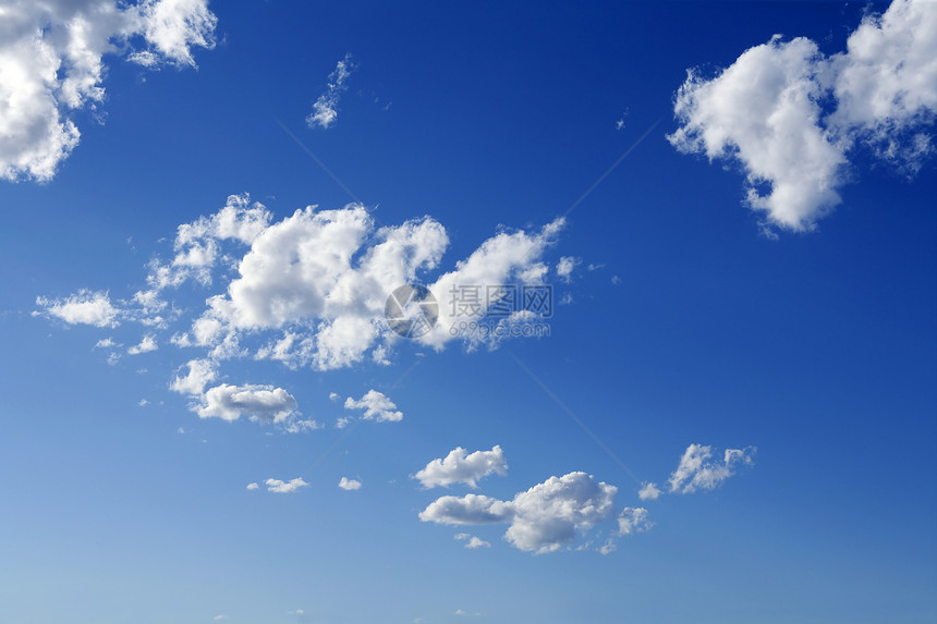 阳光明媚的蓝蓝天天空 有云蓝色云景天蓝色太阳晴天环境气候地平线墙纸气氛图片