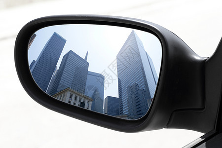 市区市中心 车后前视车驾驶镜视景高清图片