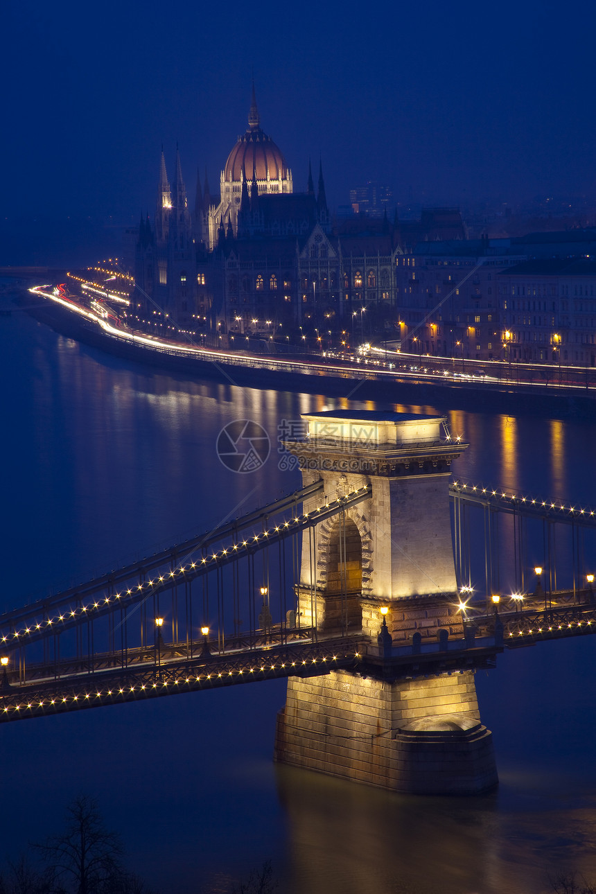 布达佩斯晚上 匈牙利多瑙河桥假期城市旅行议会旅游图片