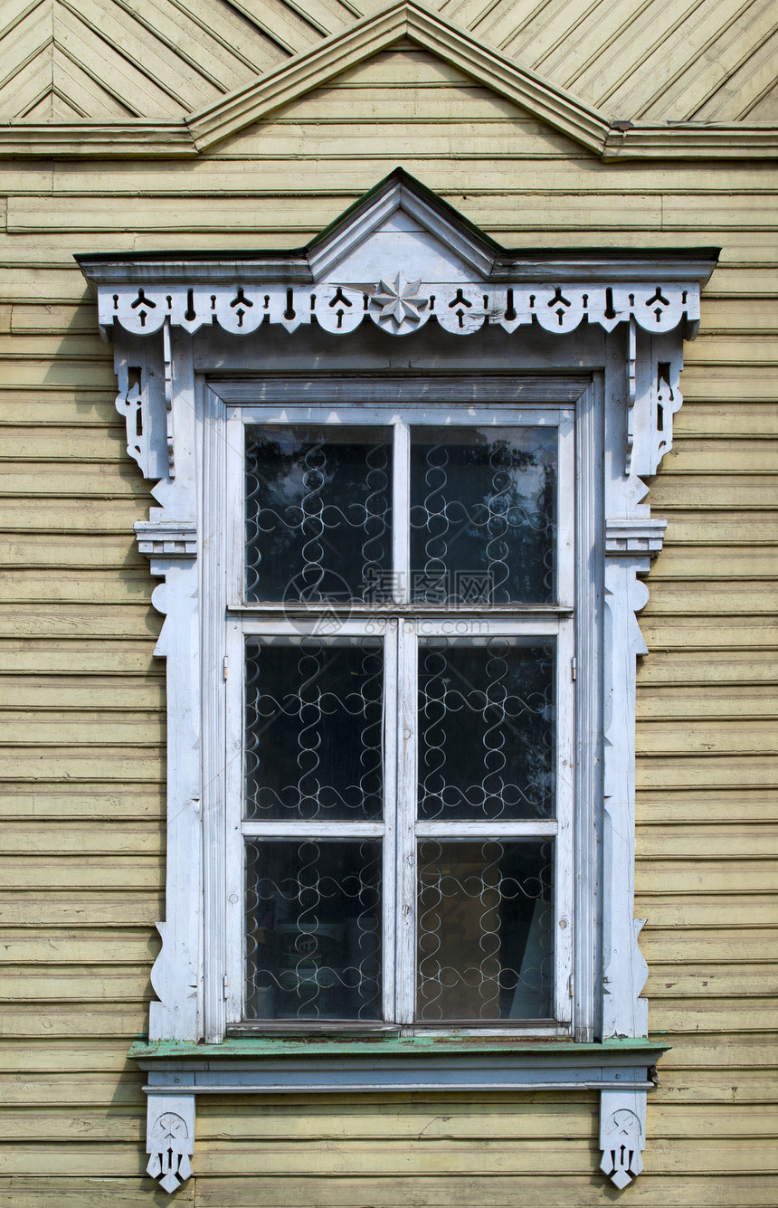 旧木窗房子框架乡村木板平带村庄建筑雕刻小屋窗叶图片