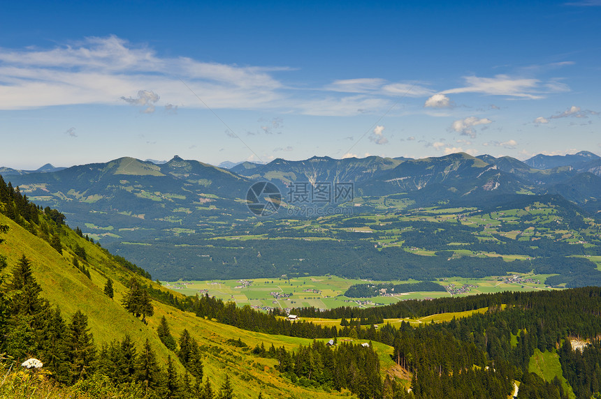 巴伐利亚阿尔卑斯高地岩石爬坡牧场国家草地美丽农家树木生态图片