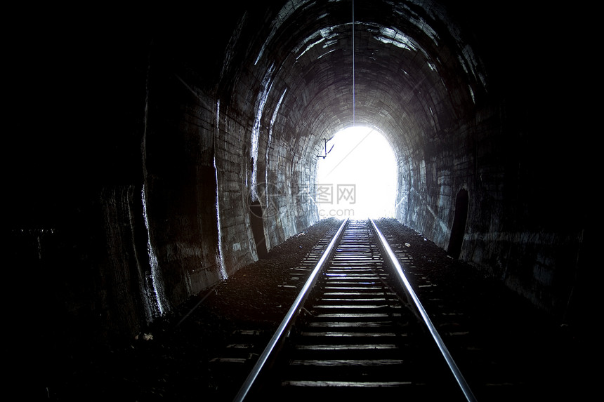 火车隧道背光管子走廊出口通道黑暗入口运输建筑学对比度图片