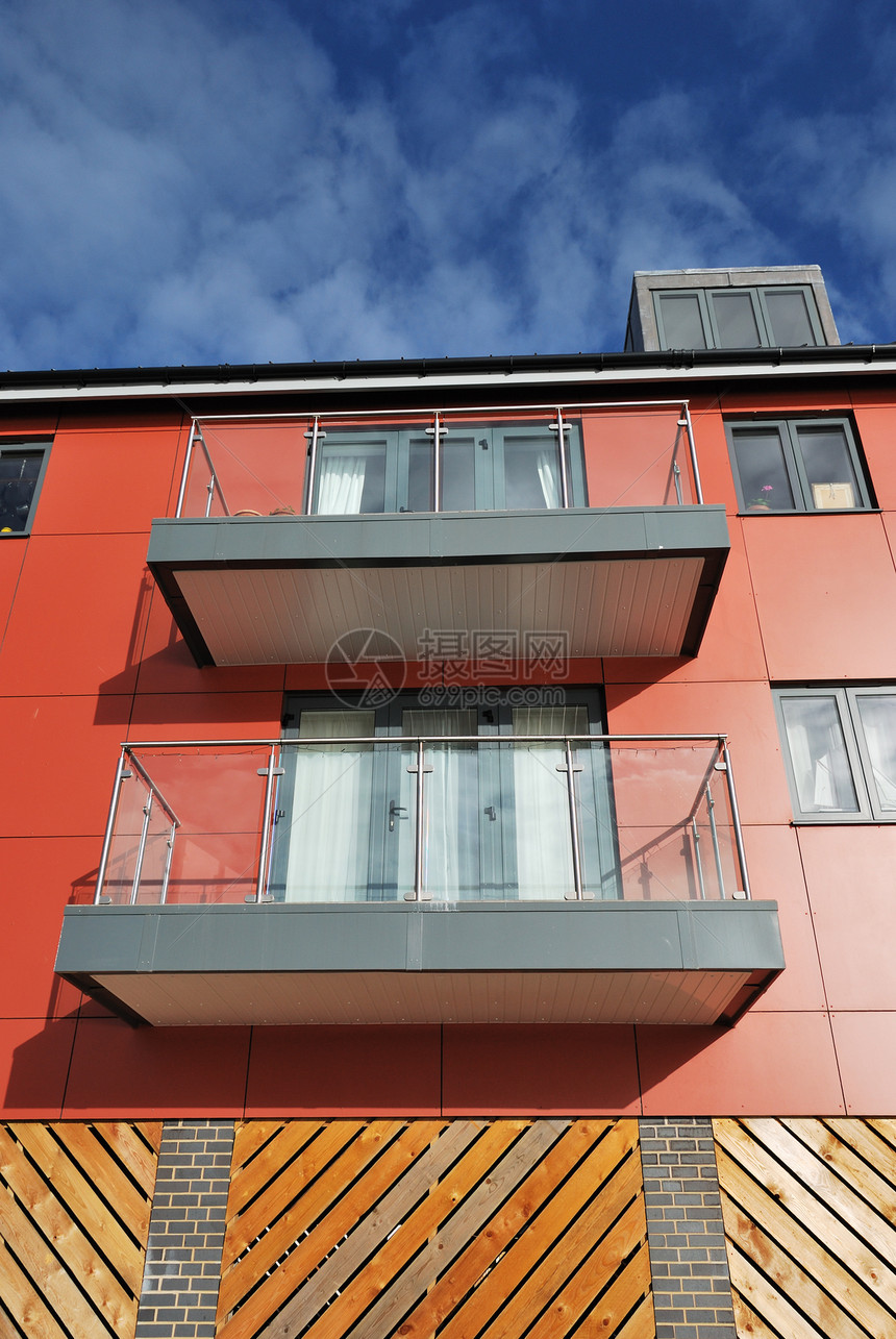 现代公寓橙子阳台玻璃图片