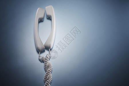 手机电话办公室热线绳索技术公司电讯网络讲话顾客白色背景图片