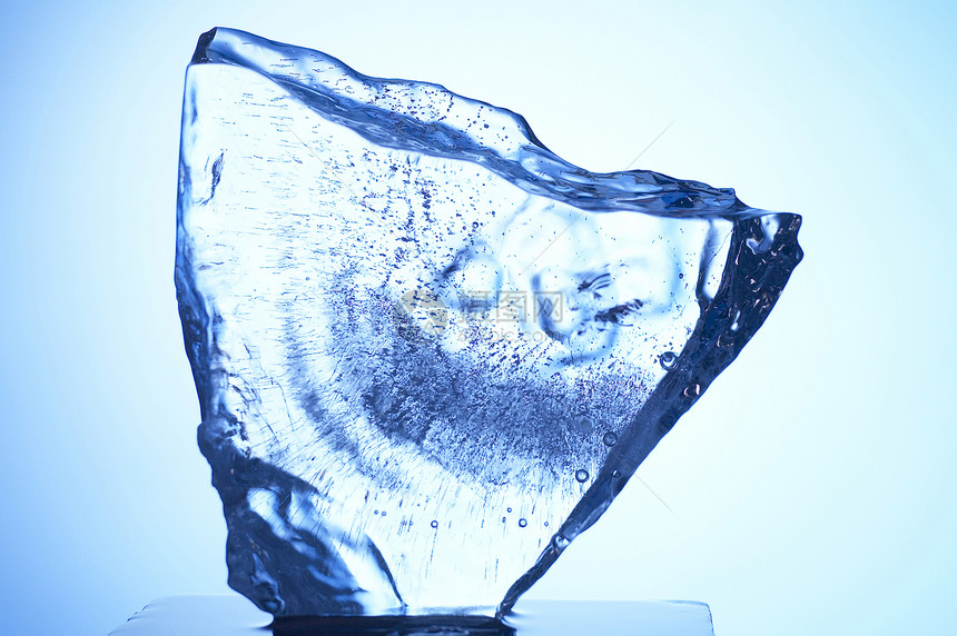 冰雪冻结团体白色宏观蓝色气泡冷藏图片