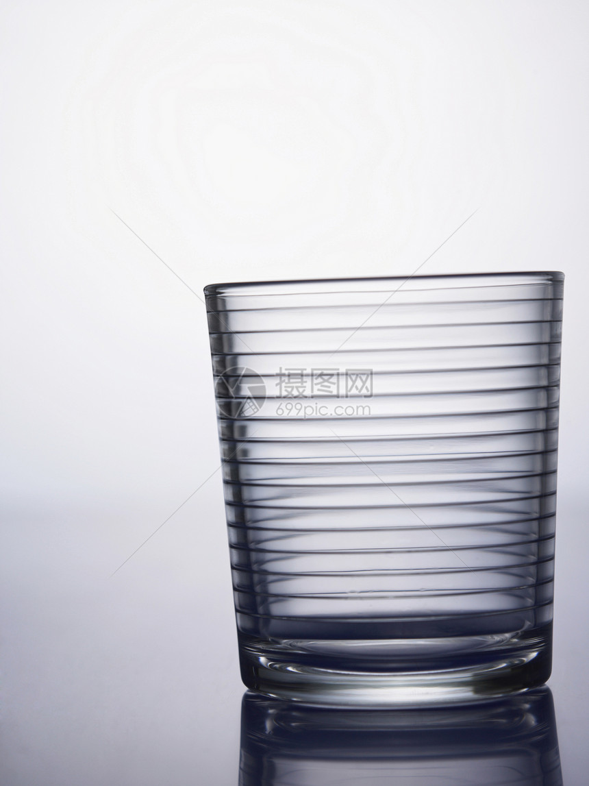 空玻璃杯玻璃高脚杯杯子反射餐厅图片