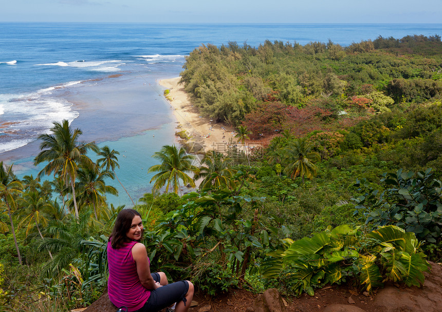 Kauai的Kee海滩海景棕榈海岸旅行女孩热带海岸线蓝色海浪树木图片