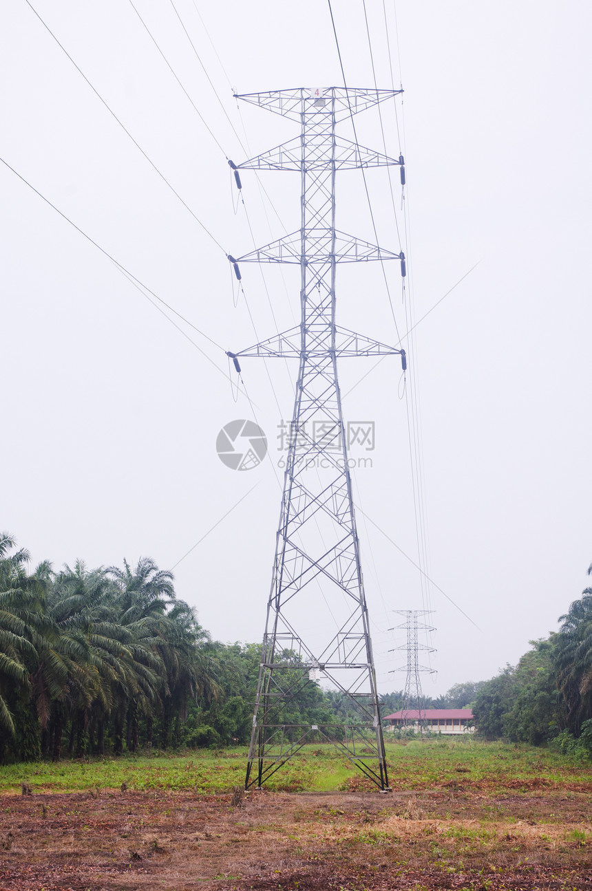 高电电金高压场地树木电气绿色钢格电塔铁塔图片