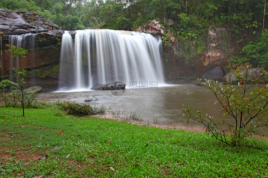 雨林瀑布衬套木头气候公园热带国家旅行溪流天堂环境图片