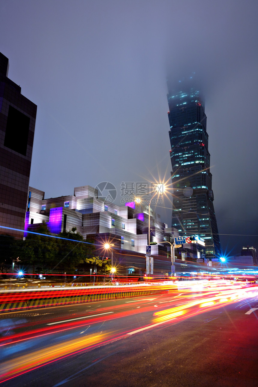 台北商业区夜里线条隧道驾驶蓝色市中心交通运输建筑街道戏剧性图片