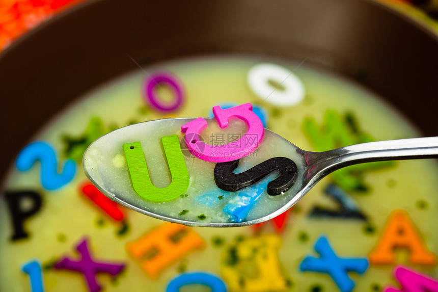 字母汤汤面条公司饥饿饮食勺子美食绿色红色蔬菜营养图片