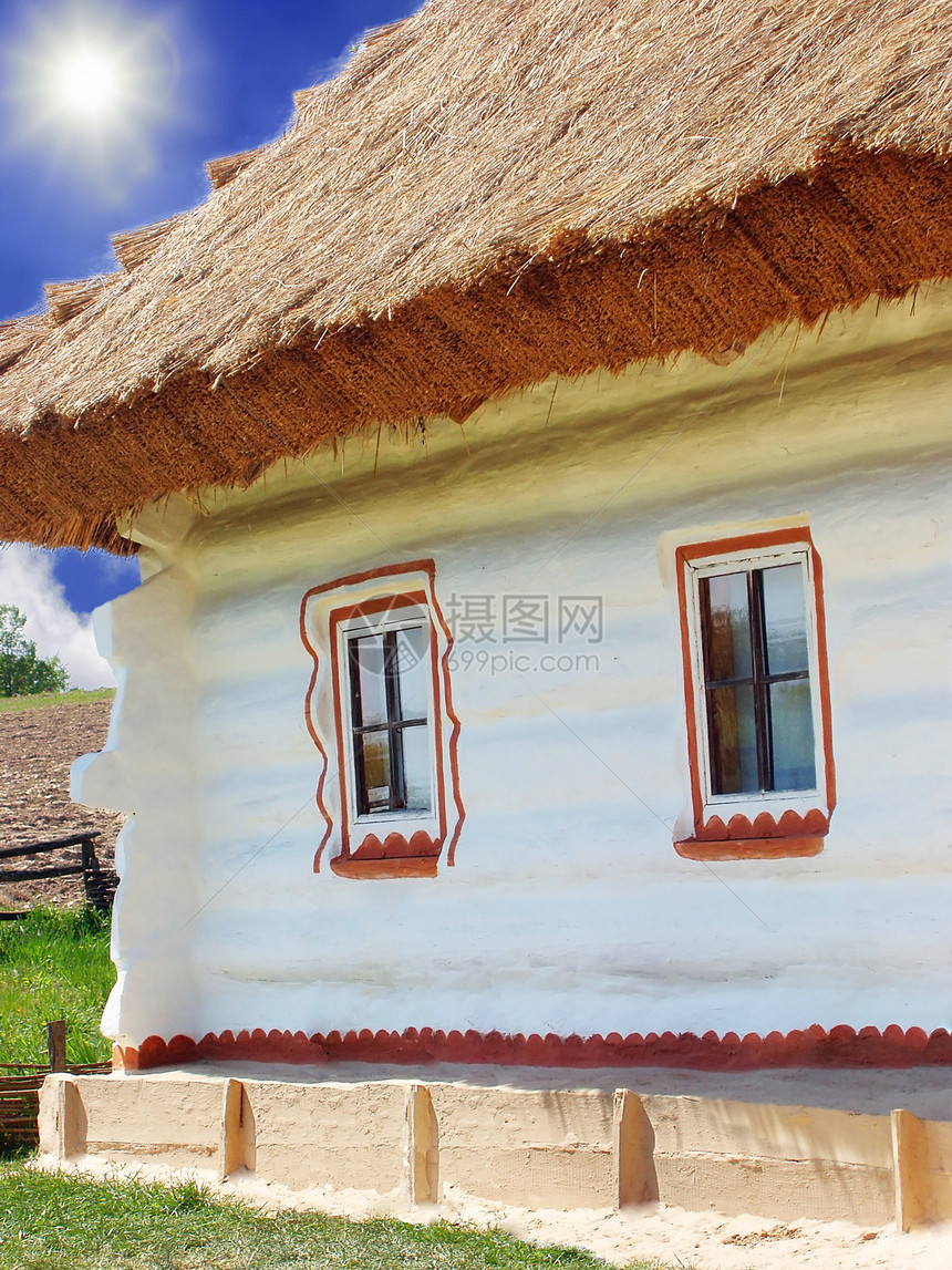 乌克兰农庄 乌克兰历史与文化组织旅行建筑学房子蓝色茅草家园地标农场窗户天空图片