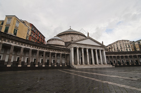 圣弗朗切斯科迪保拉Piazza 普勒比西托地标遗产全民景观广场大教堂雕像柱子正方形教会背景