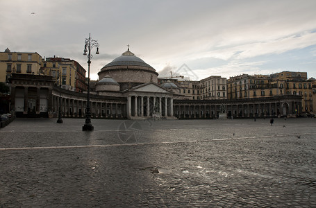圣弗朗切斯科迪保拉Piazza 普勒比西托柱子教会全民景观大教堂旅行遗产雕像建筑学正方形背景
