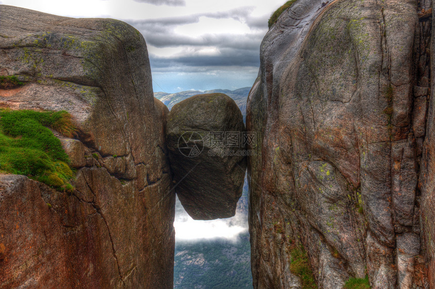 Kjerag 石块图片