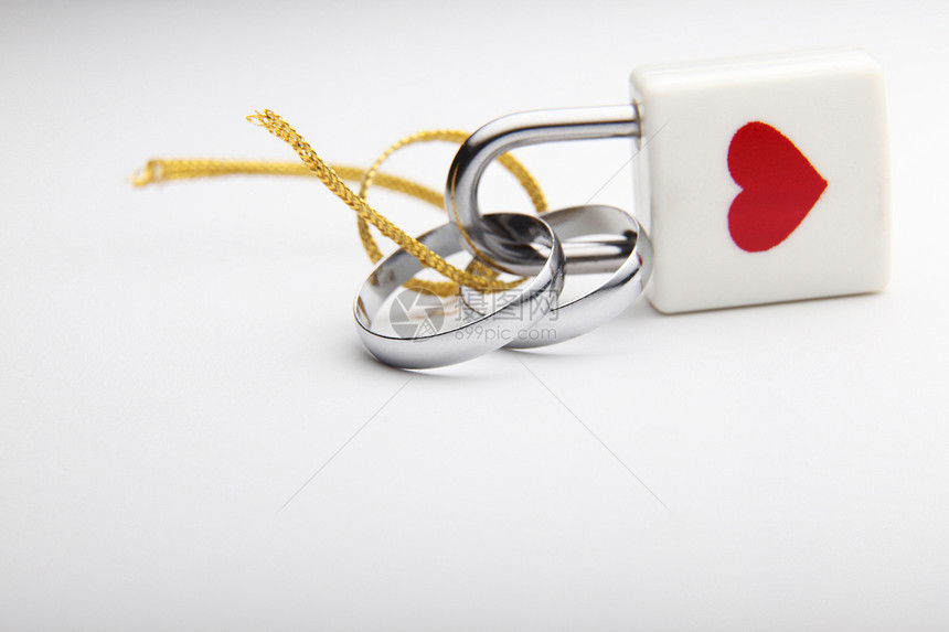 戒指周年订婚联盟仪式织物婚礼夫妻金子材料庆典图片