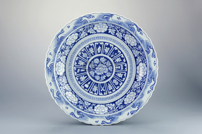 古董陶瓷装饰风格盘子制品花朵商品历史蓝色瓷器图片