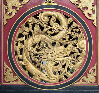 木雕中国龙寺庙财富红色金子运气蝙蝠圆圈雕刻十二生肖永恒背景图片