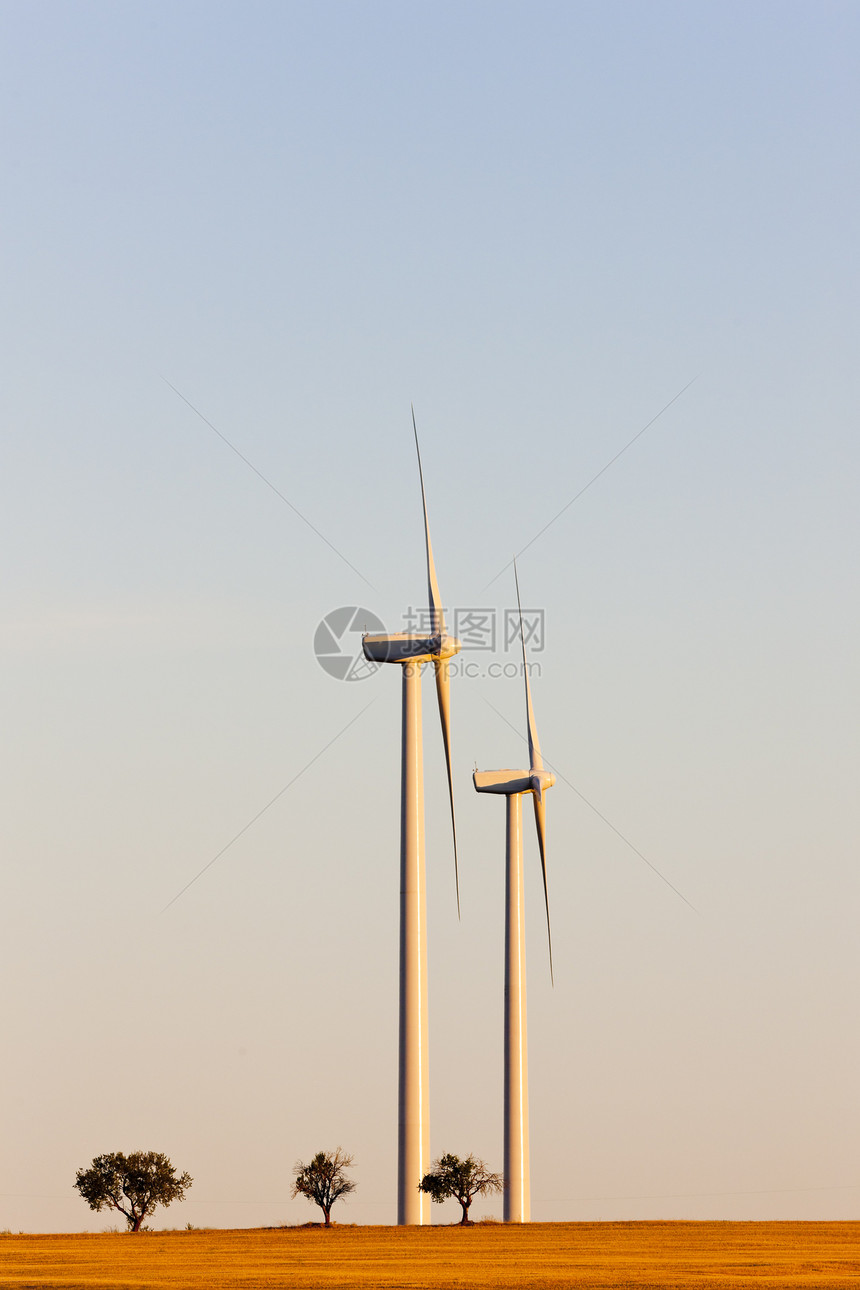 西班牙卡斯蒂利亚和里昂风力发电涡轮外观涡轮机发电厂风能工业发电站生产图片