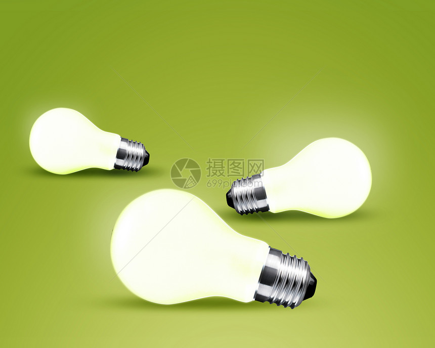 绿色背景的三种灯光灯泡想法生态发明技术经济墙纸智力活力营销思维商业图片