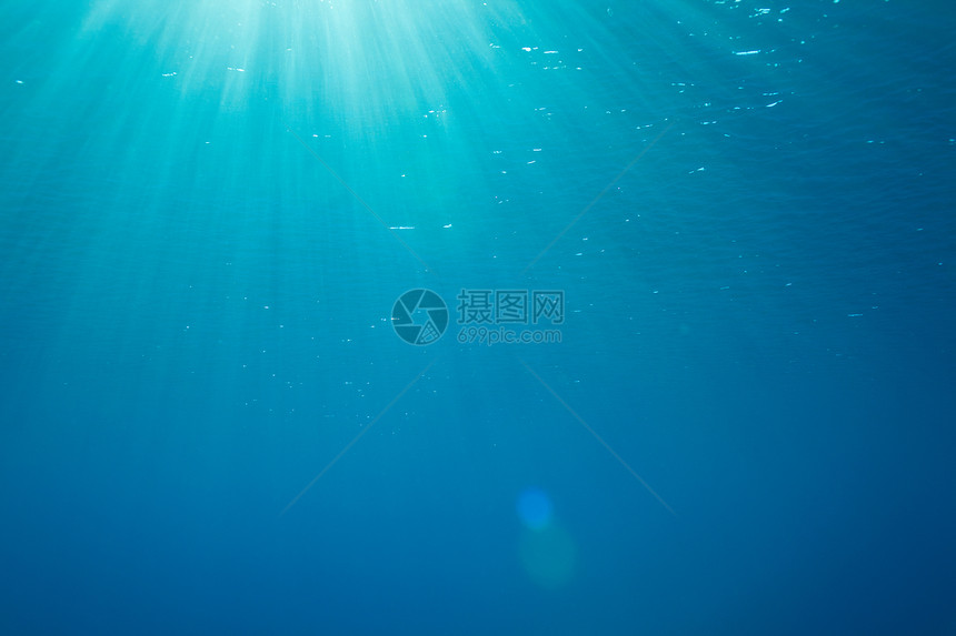 底底的太阳光在水下游泳辉光射线场景海洋虚幻海景潜水波浪阳光图片