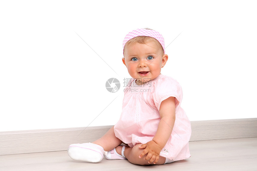 蓝眼睛坐在地板上的女孩宝宝女孩图片